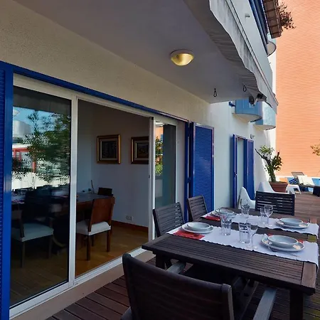 Feels Like - Restelo Flat With Terrace * Lisbon